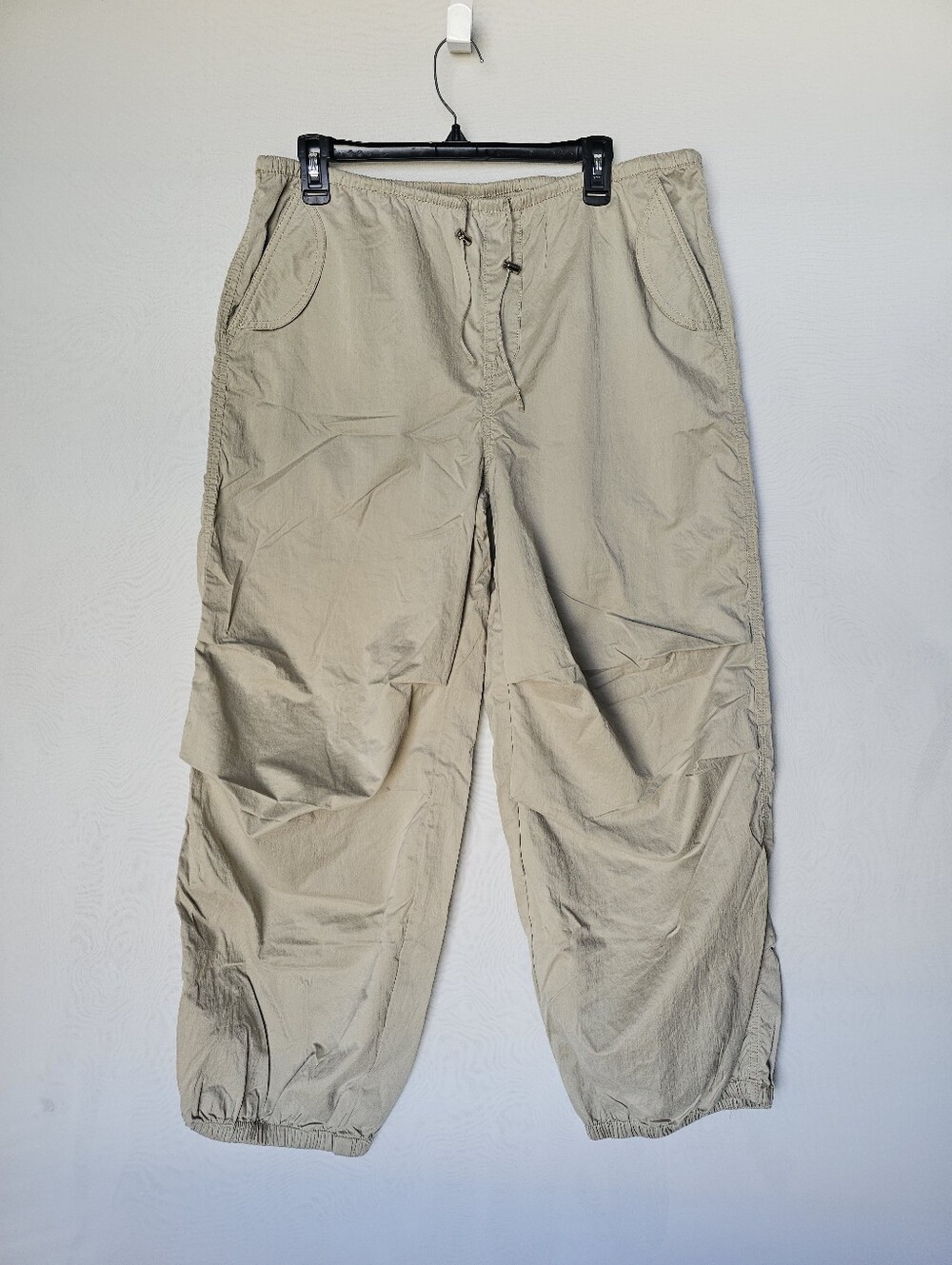 H&M Divided Parachute Cargo Pants - Talla M